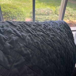 Twin XL quilt and fitted sheet set